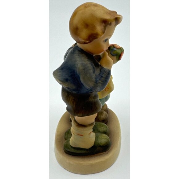 Goebel Hummel Figurine "We Congratulate" #220 Boy And Girl With Flowers! - Picture 2 of 7